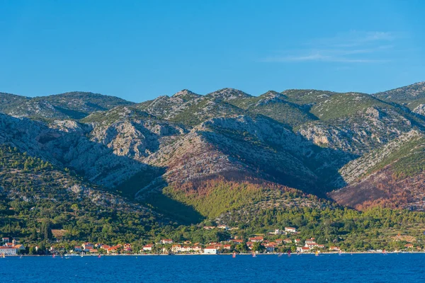 Ορεινή Οροσειρά Που Αντιμετωπίζει Νησί Κόρκουλα Στην Κροατία — Φωτογραφία Αρχείου