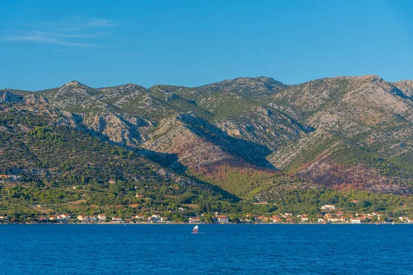 Mountain Range Facing Korcula Island Croatia — стоковое фото