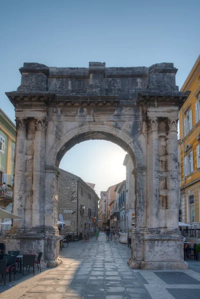 Hırvat kasabası Pula 'daki Sergii Kemeri