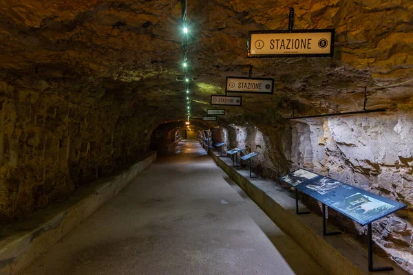 Zerostrasse Túnel Subterrâneo Que Passa Sob Cidade Velha Pula Croácia — Fotografia de Stock