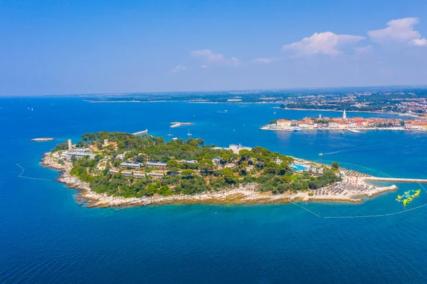 Hırvat Kenti Porec Aziz Nikola Adasının Hava Manzarası — Stok fotoğraf