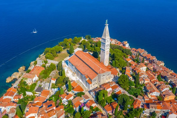 Hırvat kenti Rovinj 'deki Aziz Euphemia Kilisesi