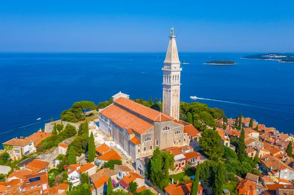 Hırvat kenti Rovinj 'deki Aziz Euphemia Kilisesi