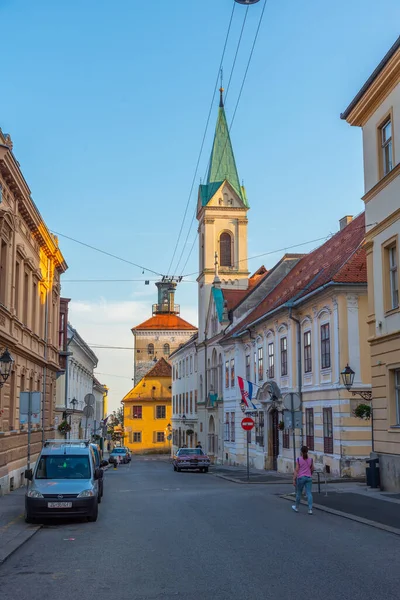 Hırvatistan 'ın Zagreb kentindeki Dar Sokak