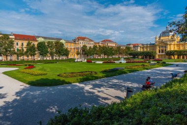 Zagreb ve Hırvatistan 'da sarı sanat pavyonu
