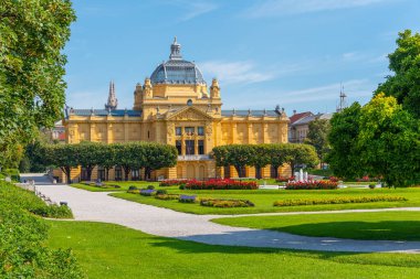 Zagreb ve Hırvatistan 'da sarı sanat pavyonu