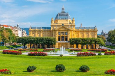 Zagreb ve Hırvatistan 'da sarı sanat pavyonu