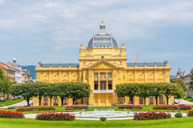 Zagreb ve Hırvatistan 'da sarı sanat pavyonu