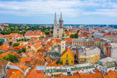 Zagreb ve Dolac pazarının katedralinin hava manzarası, Hırvatistan