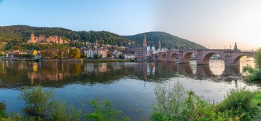 Neckar nehrinin arkasındaki Heidelberg Panoraması, Alman