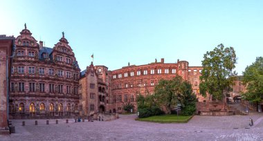 Heidelberg, Almanya 'daki sarayın ana avlusunun gün batımı manzarası