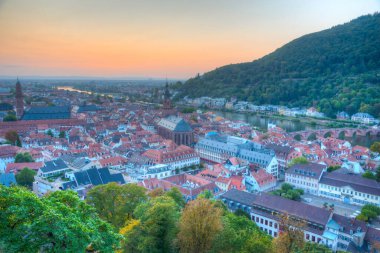 Almanya 'nın Heidelberg şehrinin günbatımı manzarası