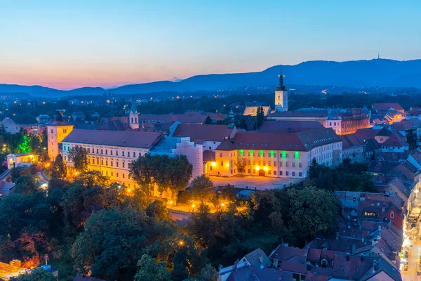 Hırvatistan 'ın üst Zagreb kentinde günbatımı hava manzarası