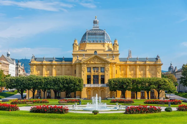 Gelber Kunstpavillon Zagreb Kroatien — Stockfoto