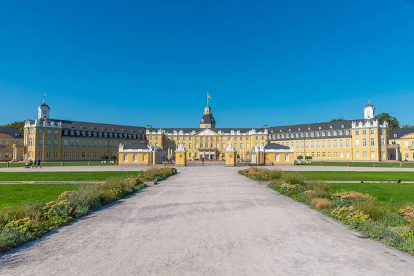 Palacio Karlsruhe Durante Día Soleado Alemania — Foto de Stock