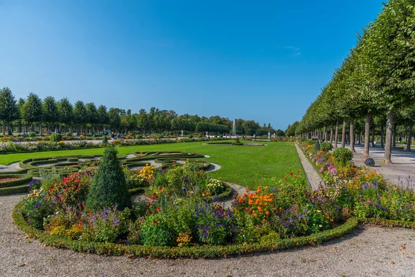 Gärten Des Schwetzinger Schlosses Bei Sonnigem Sommertag — Stockfoto