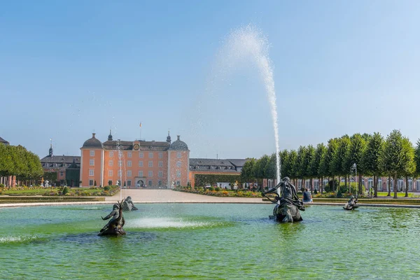 Палац Шветцинген Німеччині Який Видно Квітучого Саду — стокове фото