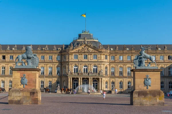 Almanya 'nın Stuttgart kentindeki yeni sarayın manzarası