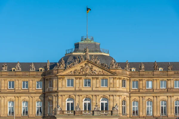 Almanya 'nın Stuttgart kentindeki yeni sarayın manzarası
