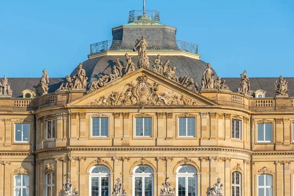 Almanya 'nın Stuttgart kentindeki yeni sarayın manzarası