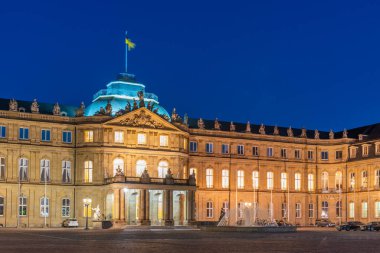 Almanya 'nın Stuttgart kentindeki yeni sarayın günbatımı manzarası