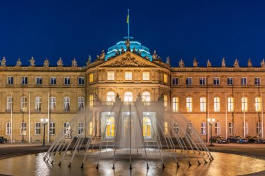 Almanya 'nın Stuttgart kentindeki yeni sarayın günbatımı manzarası