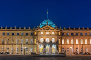 Almanya 'nın Stuttgart kentindeki yeni sarayın günbatımı manzarası