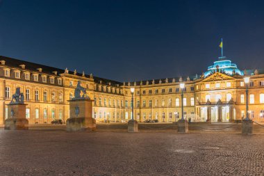 Almanya 'nın Stuttgart kentindeki yeni sarayın günbatımı manzarası