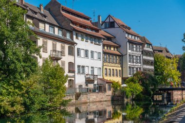 Almanya 'da Strazburg' da Petite France ilçesinde renkli evler