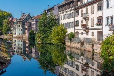 Almanya 'da Strazburg' da Petite France ilçesinde renkli evler