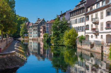 Almanya 'da Strazburg' da Petite France ilçesinde renkli evler