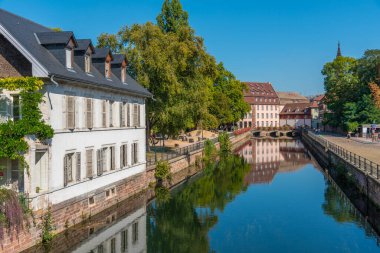 Almanya 'da Strazburg' da Petite France ilçesinde renkli evler