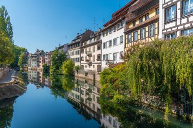 Almanya 'da Strazburg' da Petite France ilçesinde renkli evler