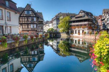 Almanya 'da Strazburg' da Petite France ilçesinde renkli evler