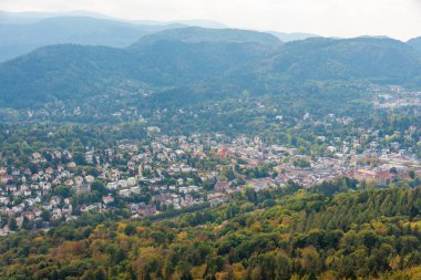 Almanya 'nın Baden Baden şehrinin havadan görünüşü