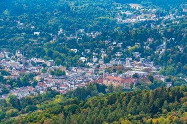 Almanya 'nın Baden Baden şehrinin havadan görünüşü