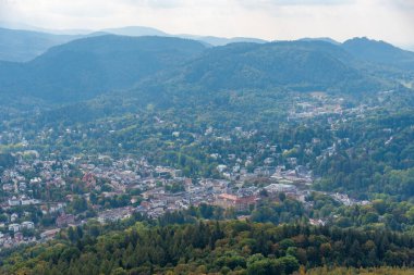 Almanya 'nın Baden Baden şehrinin havadan görünüşü