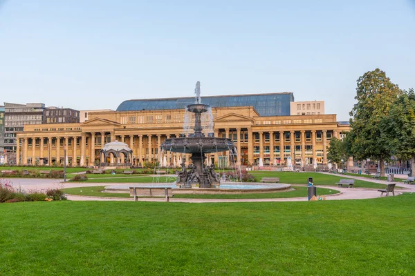 Zonsopgang Bij Schlossplatz Stuttgart Duitsland — Stockfoto