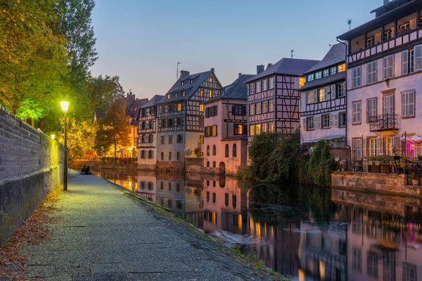 Vista Atardecer Coloridas Casas Distrito Petite France Estrasburgo Alemania — Foto de Stock