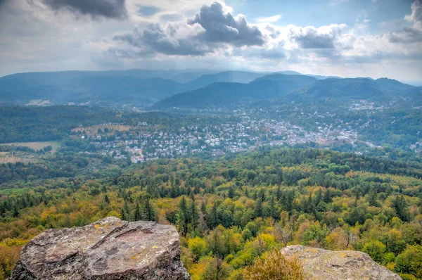 Battert Rockt Mit Blick Auf Baden Baden Deutschland — Stockfoto