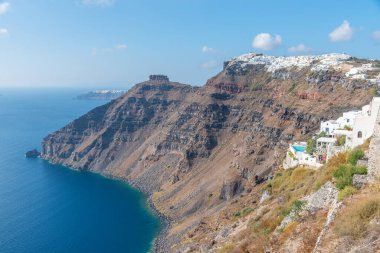 Yunanistan 'ın Santorini kentindeki Skaros rock ve Imerovigli köyü