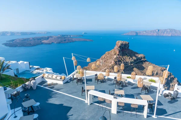 Roca Skaros Con Isla Thirasia Fondo Grecia — Foto de Stock