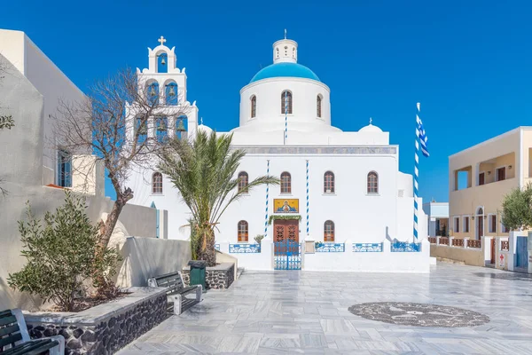 Yunanistan 'ın Santorini kentindeki Panagia Platsani Kilisesi