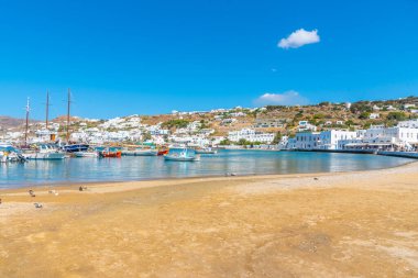 Yunanistan 'daki eski Mykonos limanının manzarası