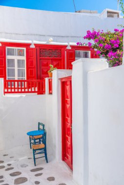 Yunanistan 'ın eski Mykonos kentindeki White Caddesi