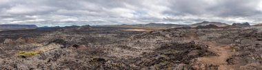 Icelan 'daki Leirhnjukur' da Krafla lav tarlaları