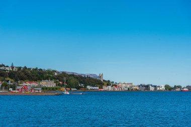 İzlanda 'nın Akureyri kasabasının rıhtımı