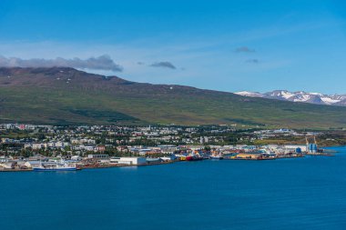 İzlanda 'nın Akureyri kasabasının hava görüntüsü