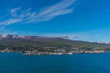 İzlanda 'nın Akureyri kasabasının hava görüntüsü