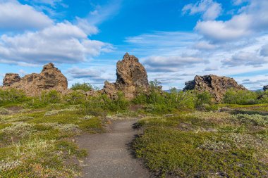 İzlanda 'da bulunan Dimmuborgir lav alanı